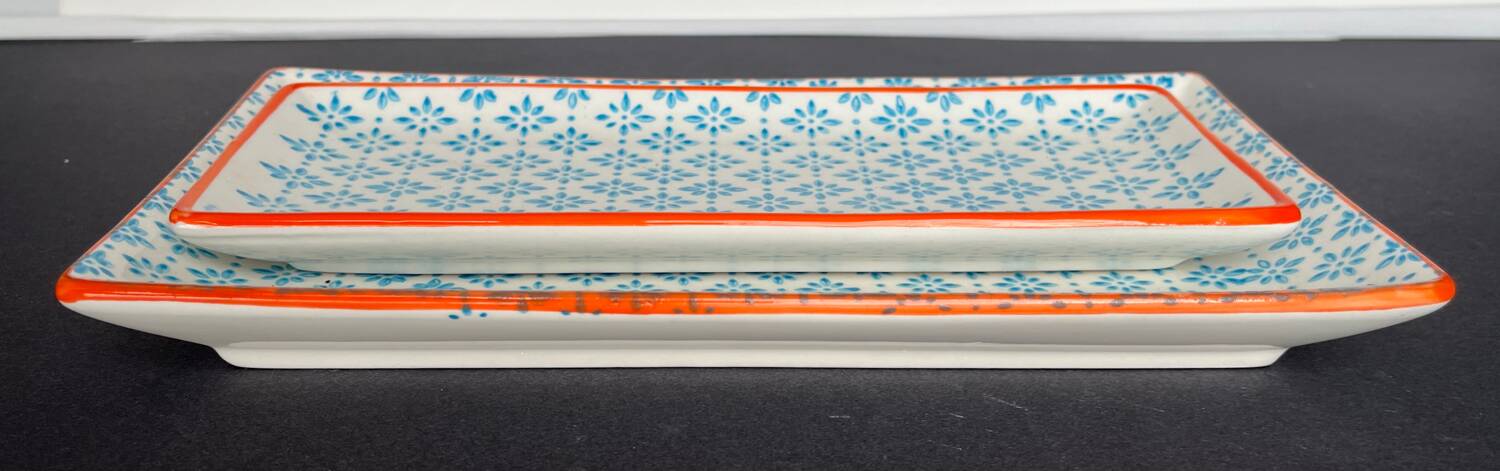 2 ceramic dishes