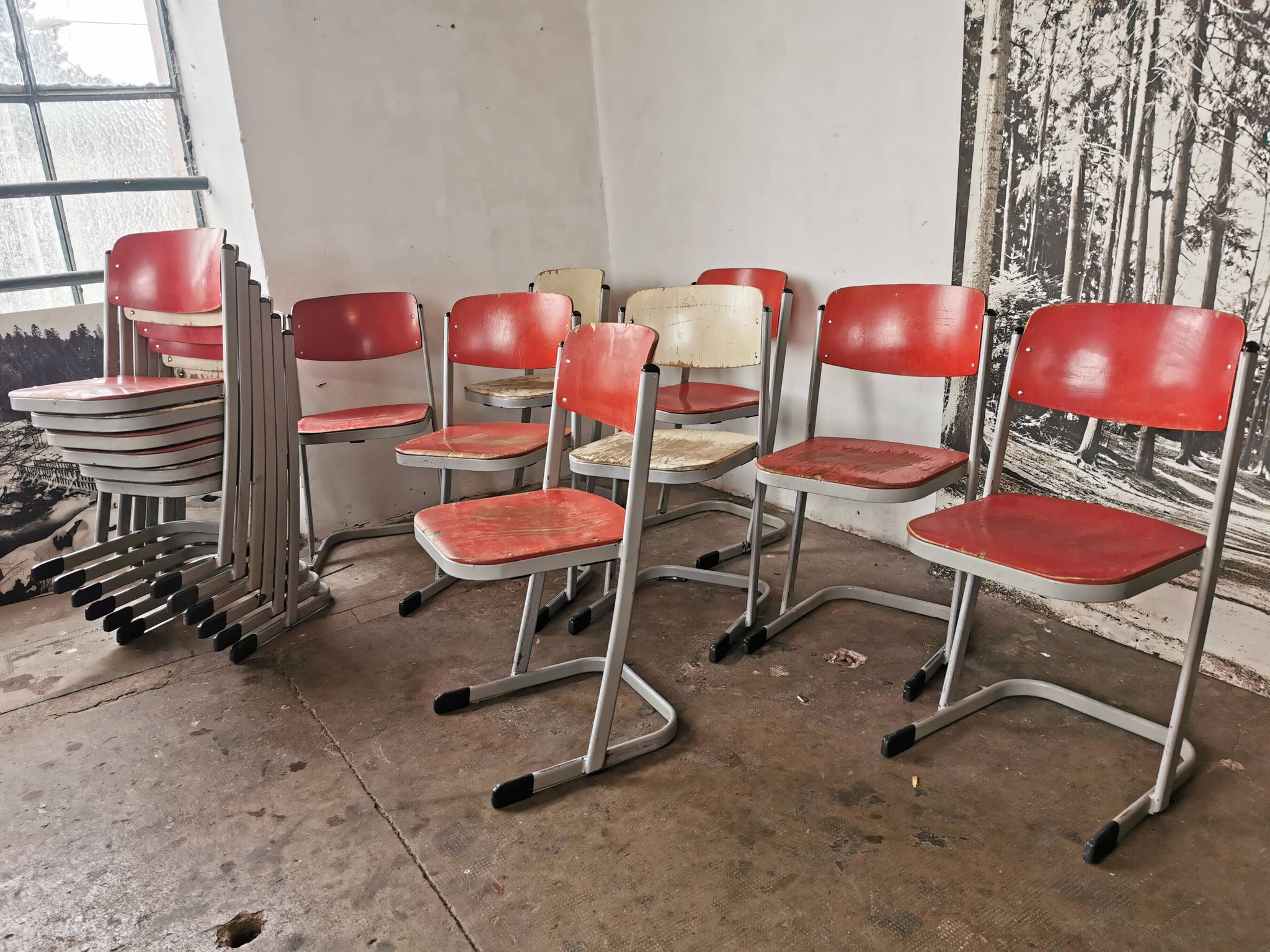 Set of 14 vintage stackable chairs