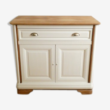 White and wood buffet