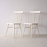 Scandinavian vintage white chairs