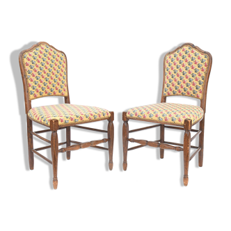 Pair of oak chairs