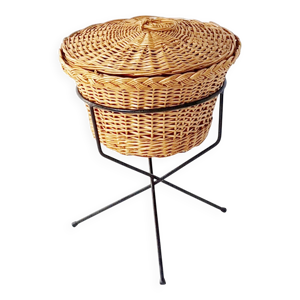 Travailleuse boite a - tripode