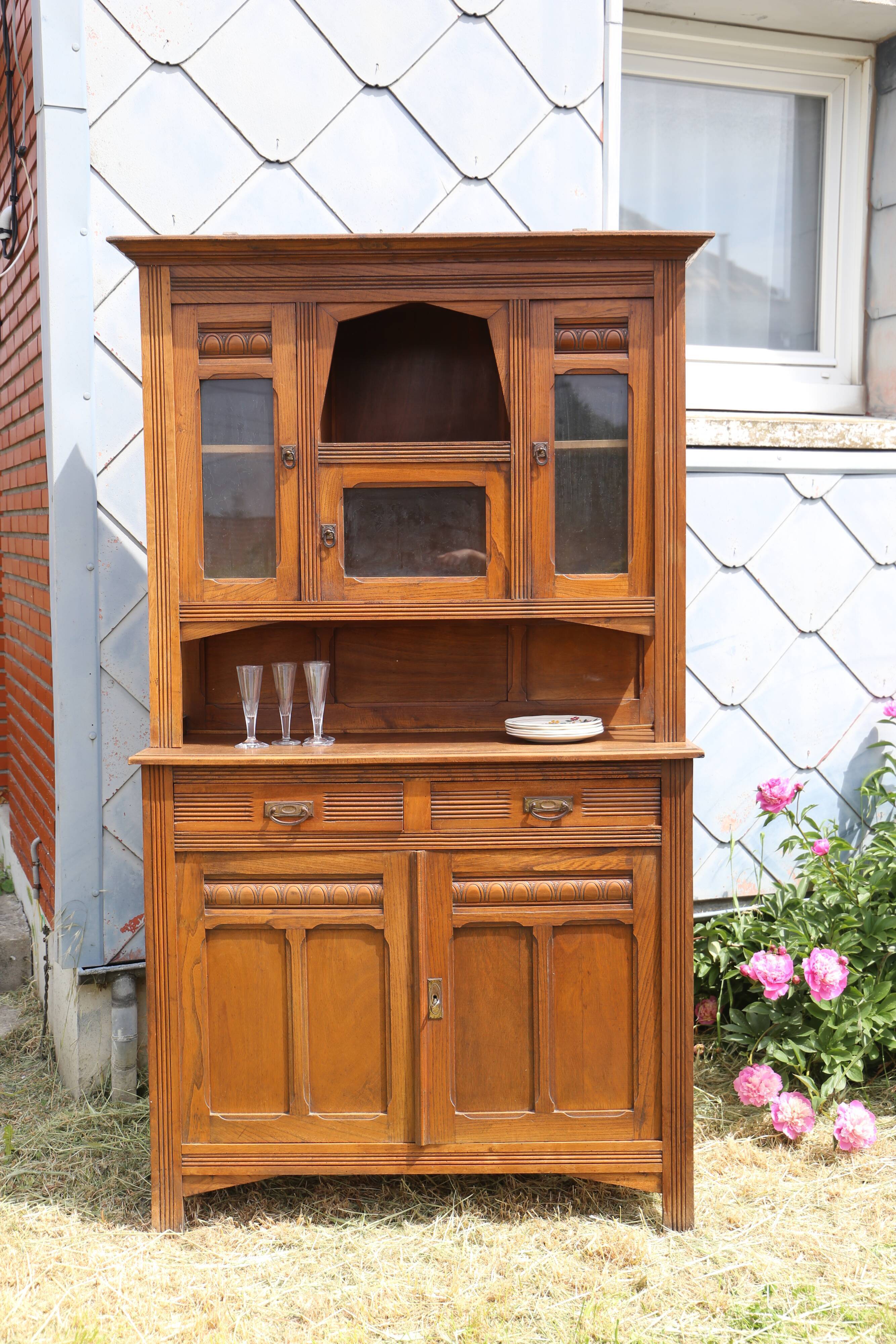 Vaisselier / buffet two body, vintage