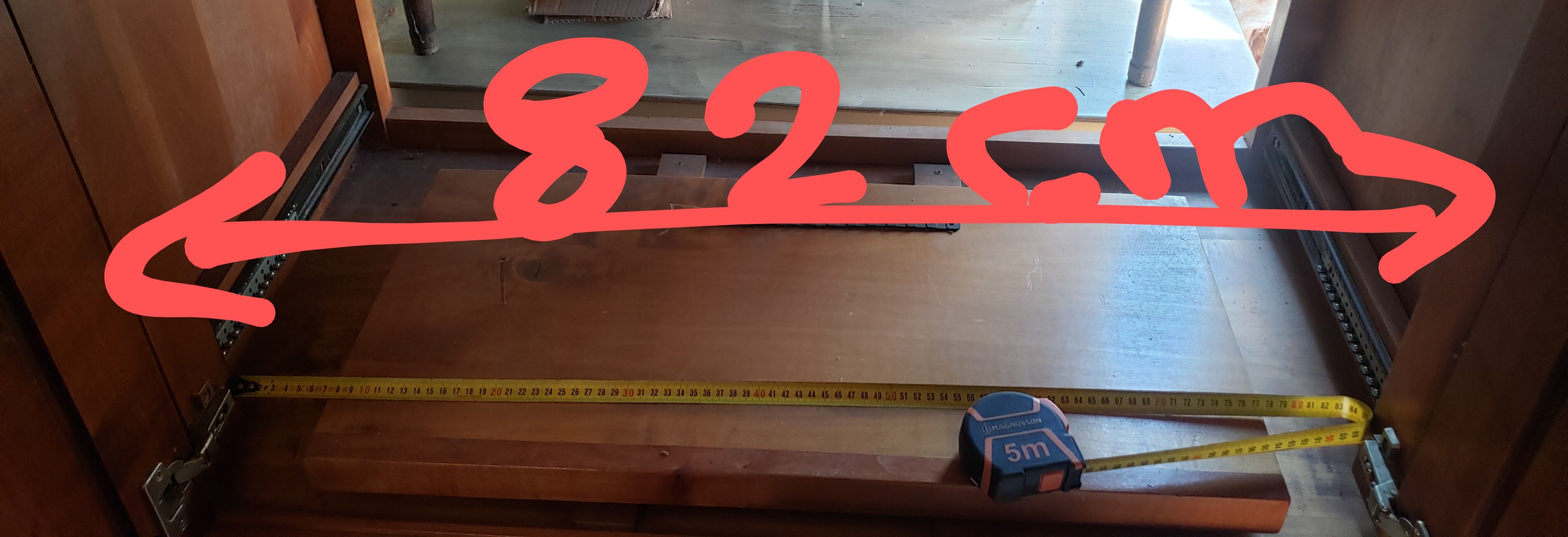 Meuble télévision fermé