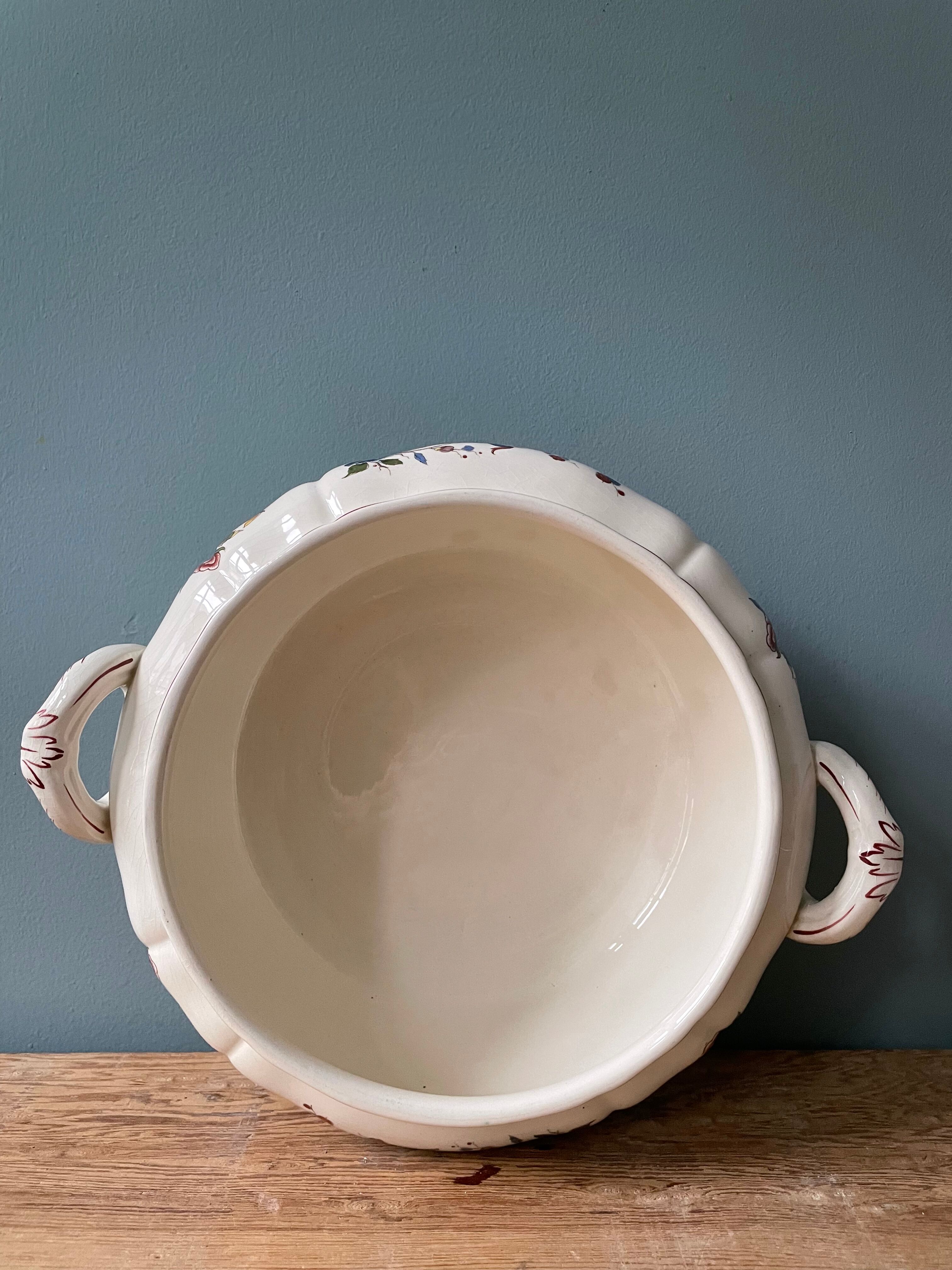Old soup pot Villeroy and Boch Mettlach, Phoenix model