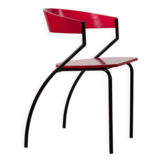 Chaise en contreplaqué rouge et cadre en métal courbé, 8 pièces