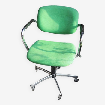 Old Green Swivel Office Chair