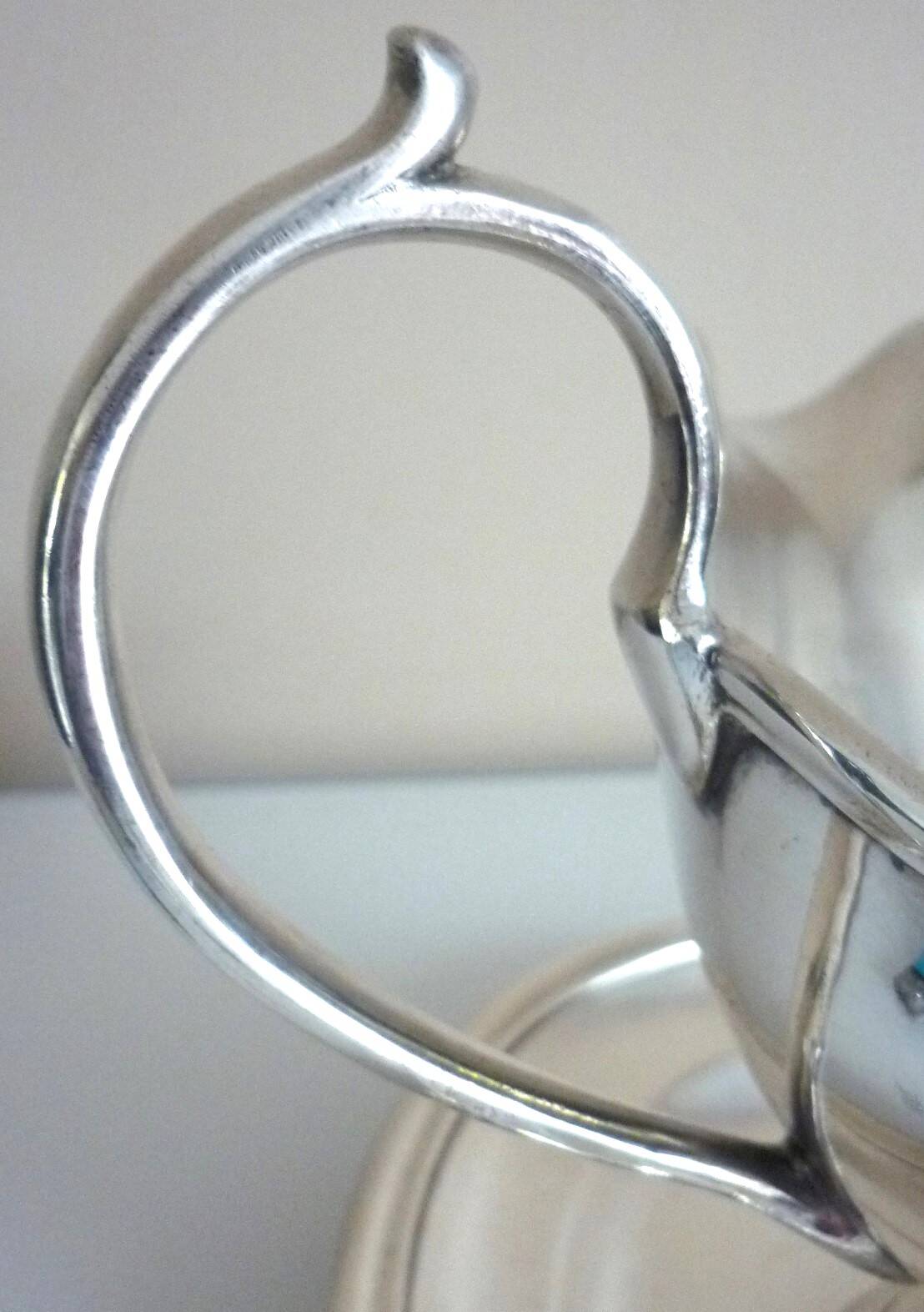 Large gravy boat on its frame, silver metal Cailar Bayard, 19th century