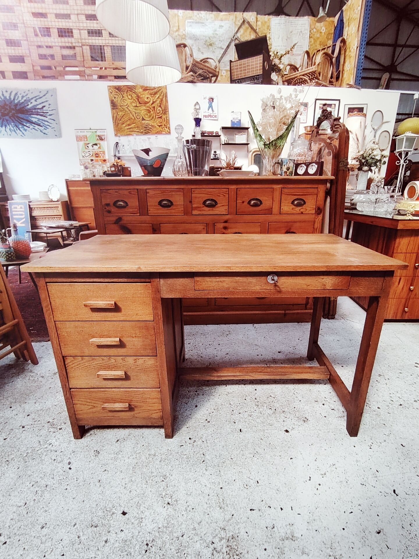 Bureau d'esprit maître d'école en bois massif à caisson - 1950