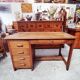 Bureau d'esprit maître d'école en bois massif à caisson - 1950