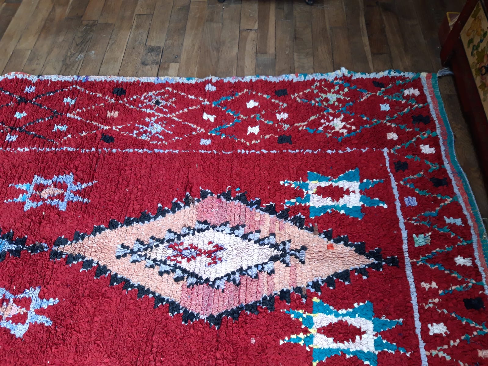 Ancient Berber carpet 125x225cm