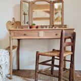 Toilet table dressing table old laid bare