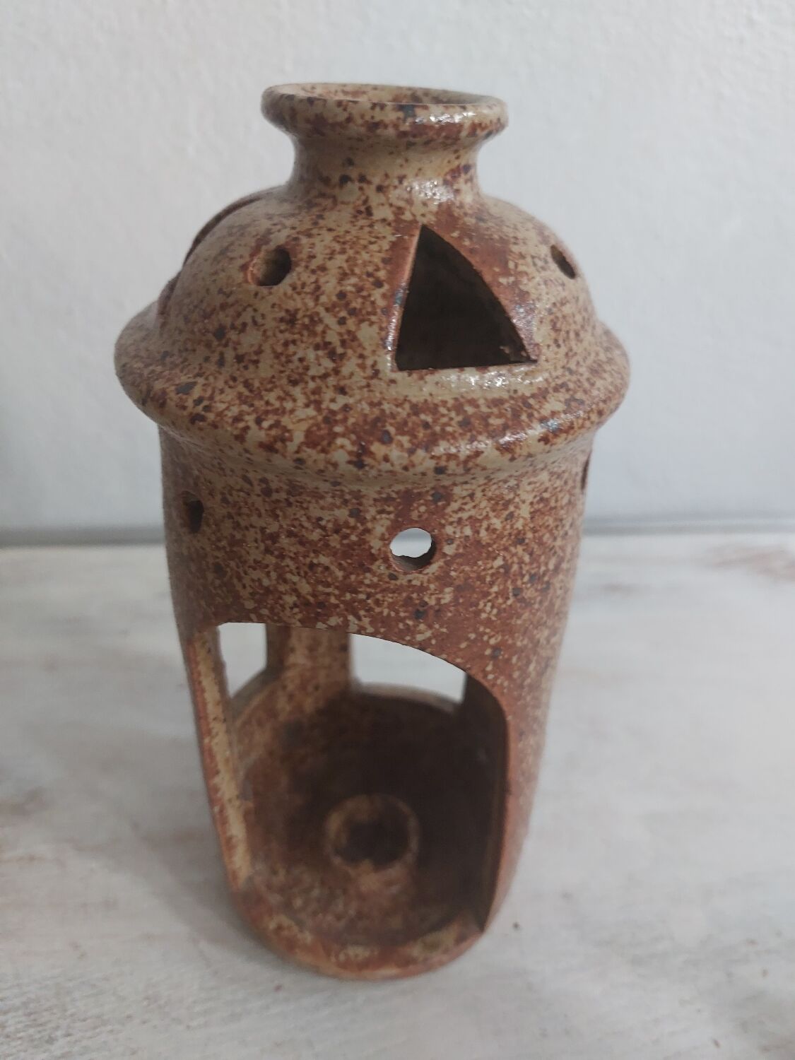 Stoneware tealight holder