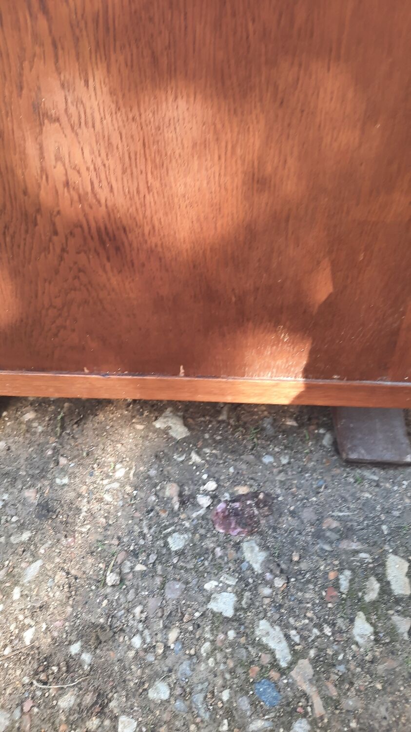 Asymmetrical cabinet