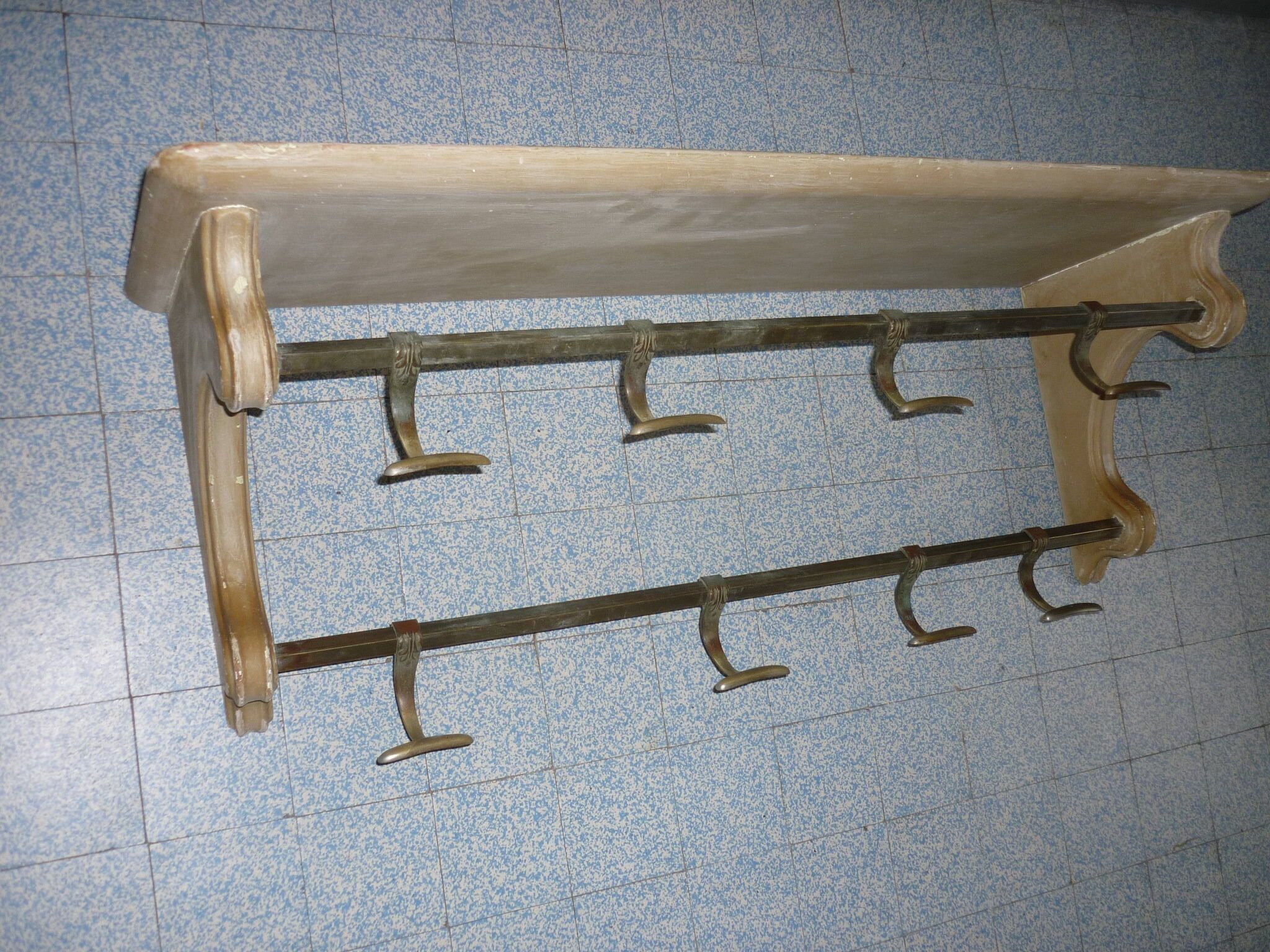Vintage wall coat rack with shelf and 8 sliding pads