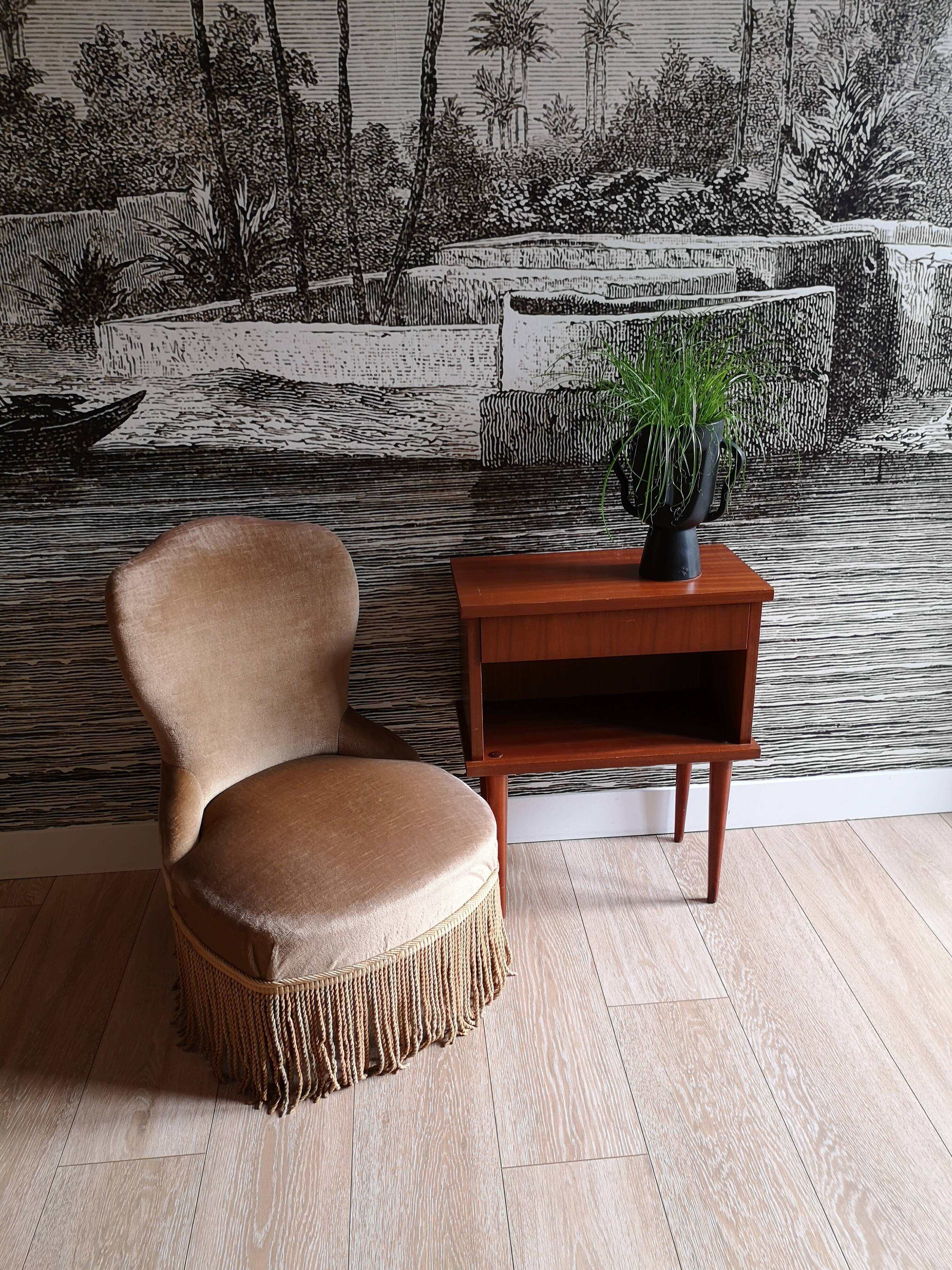 Small armchair toad in taupe velvet