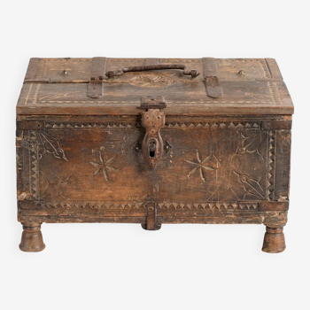 Peti - Wooden dowry chest n°16