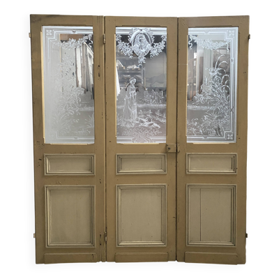 Suite de trois portes de séparation Art nouveau en bois et verre gravé XX s