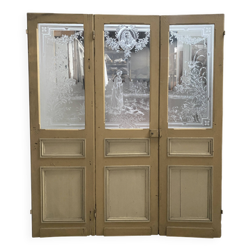 Suite de trois portes de séparation Art nouveau en bois et verre gravé XX s