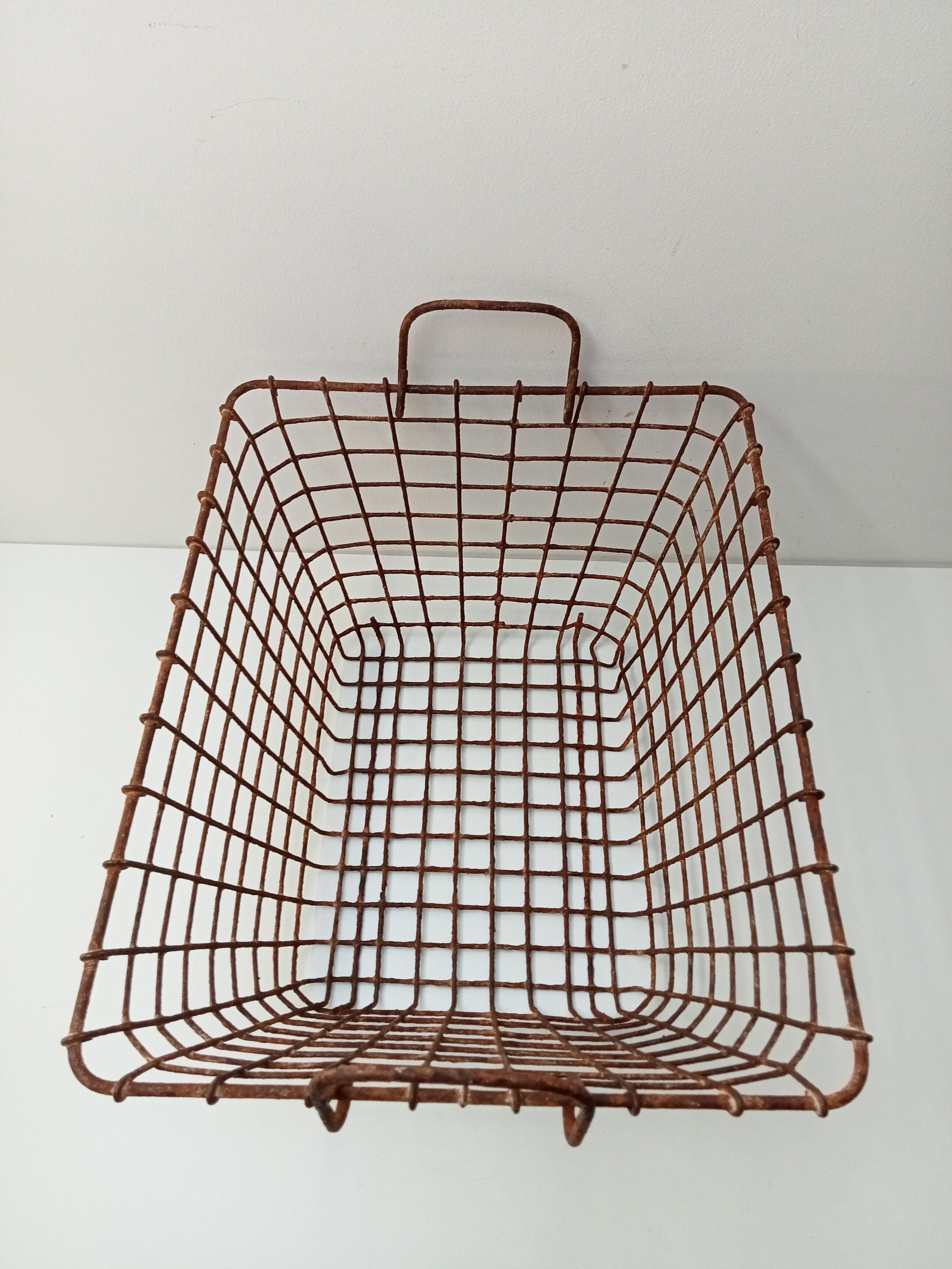 Basket for oil "manna"