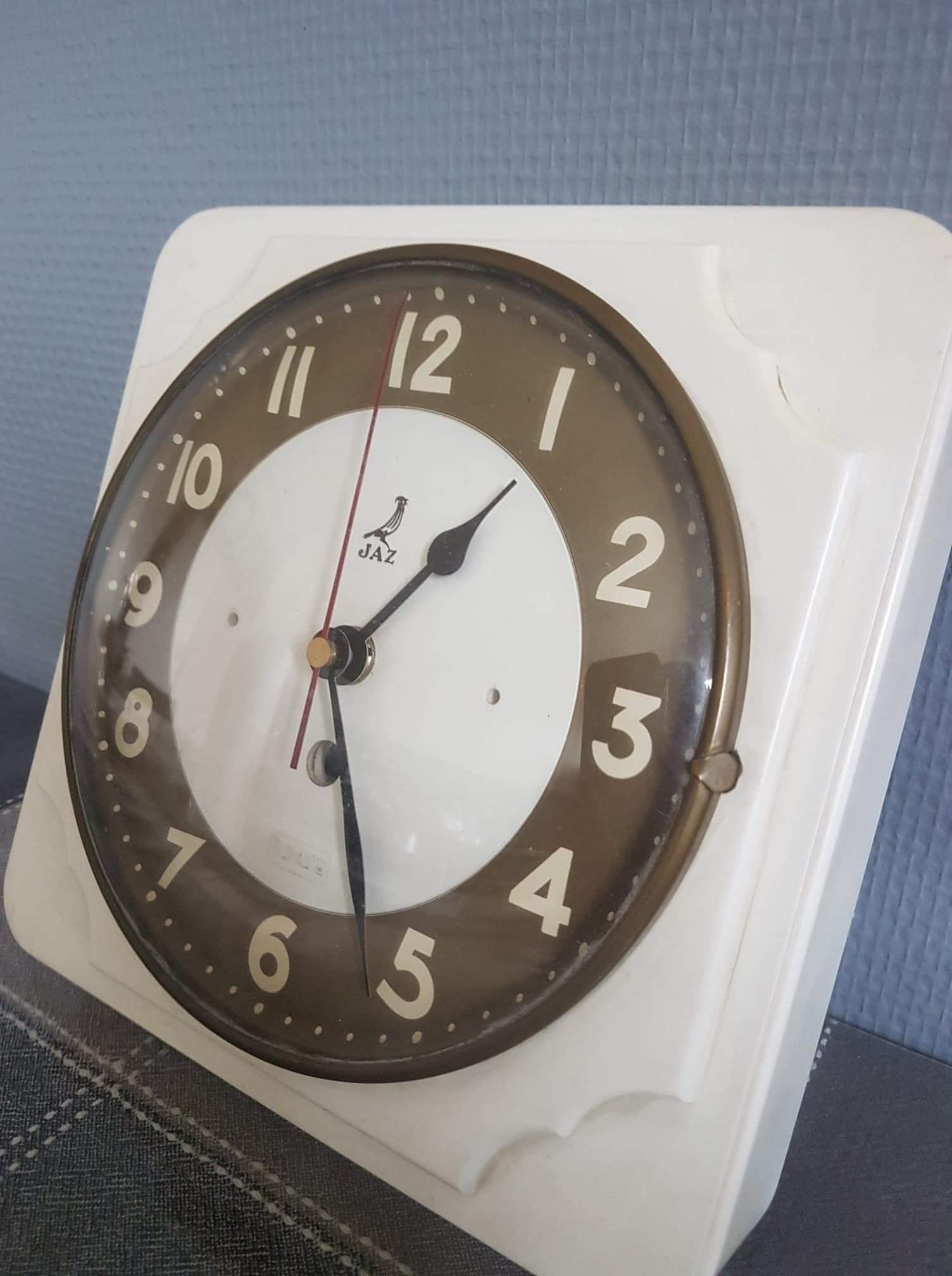 Old pendulum wall kitchen white bakelite 1950 Jaz