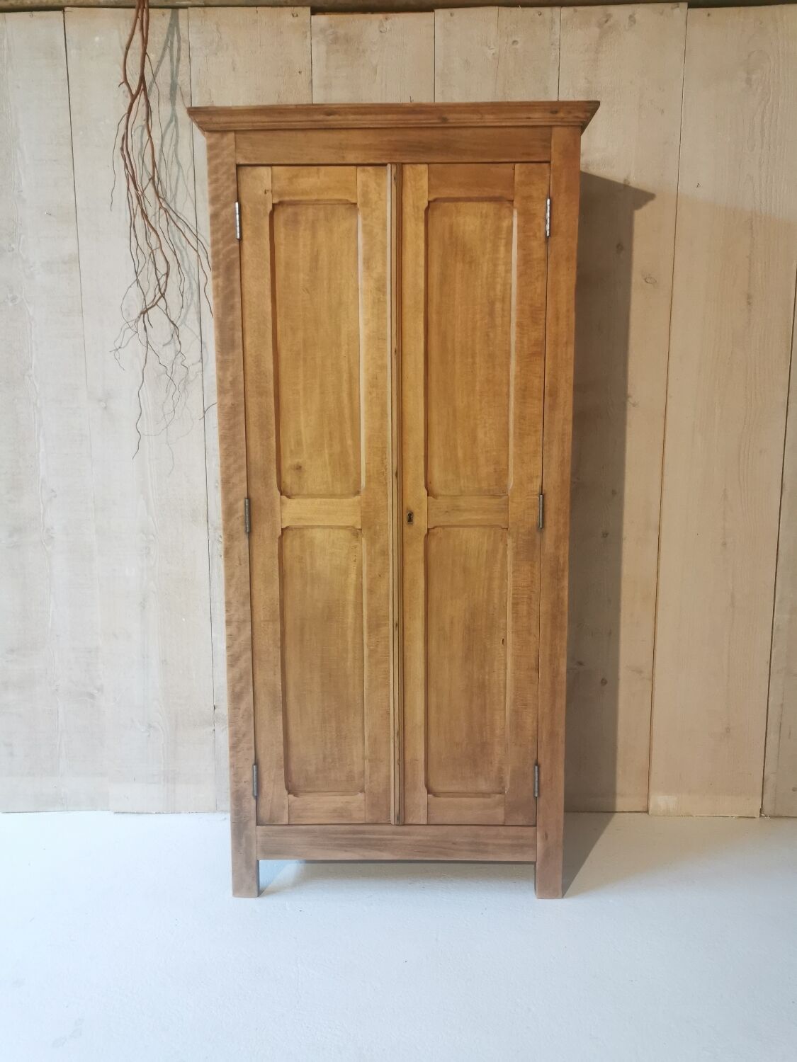 Parisian cabinet