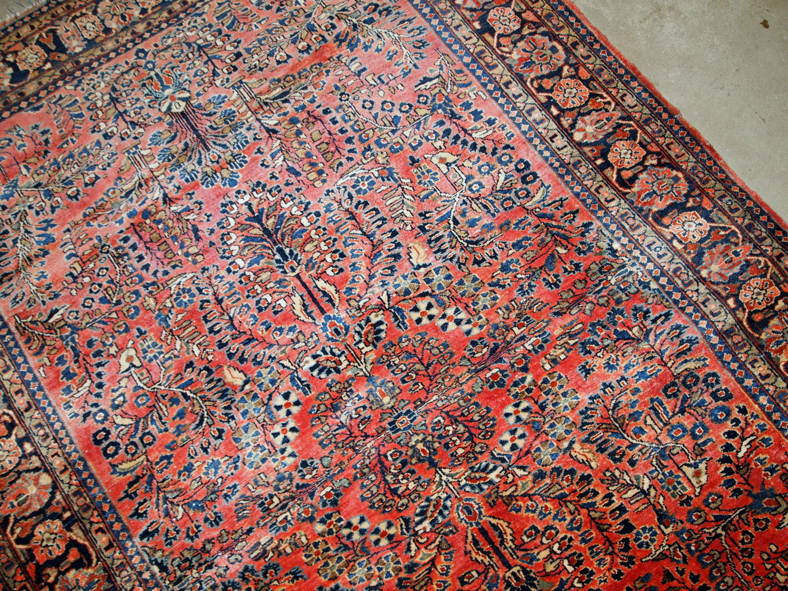 Handmade antique Persian Sarouk rug 4' x 6.8' (122cm x 207cm) 1920s - 1B784