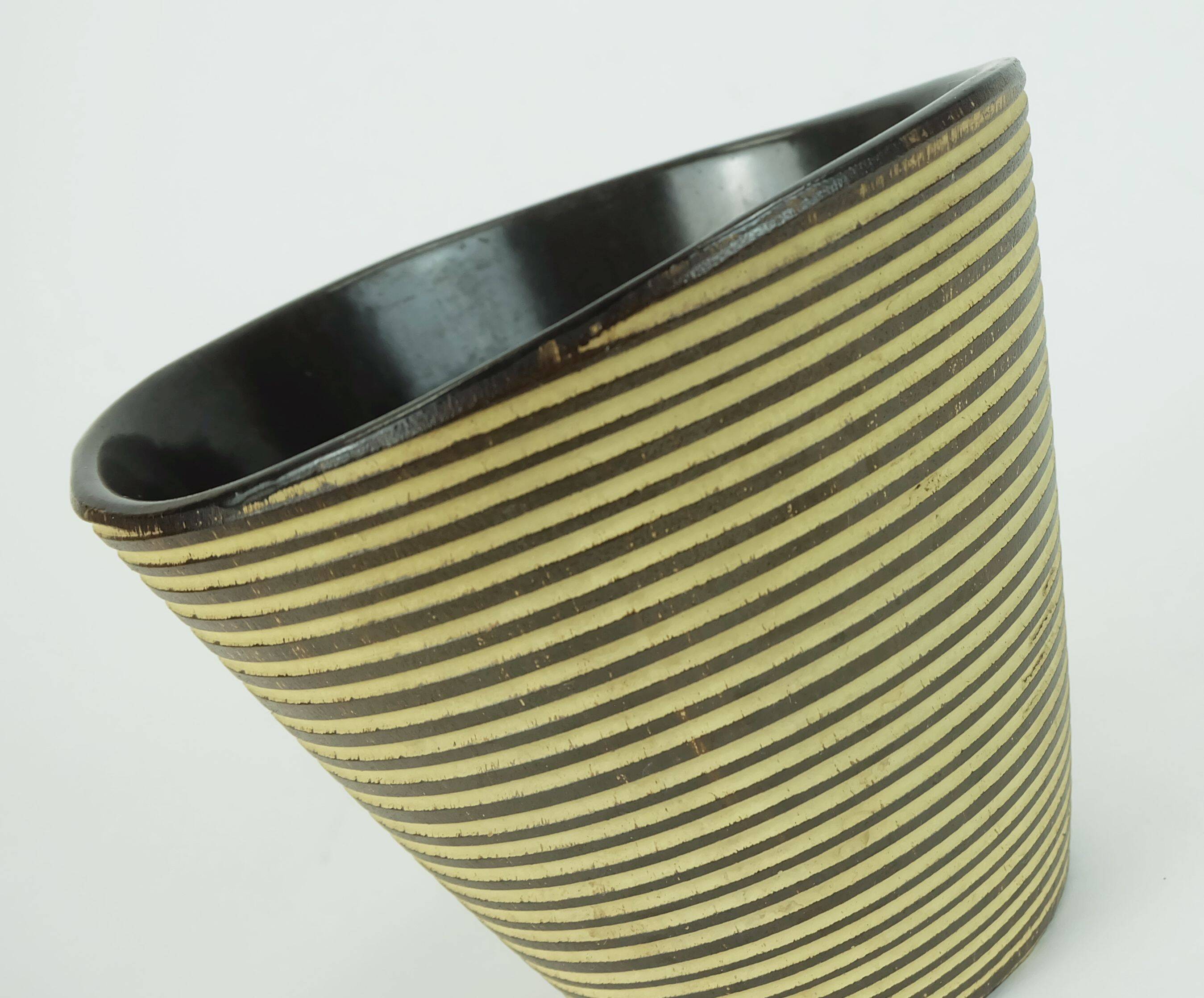 Cache-pot Dümler & Breiden modèle 193/16 décor sgraffito, années 50