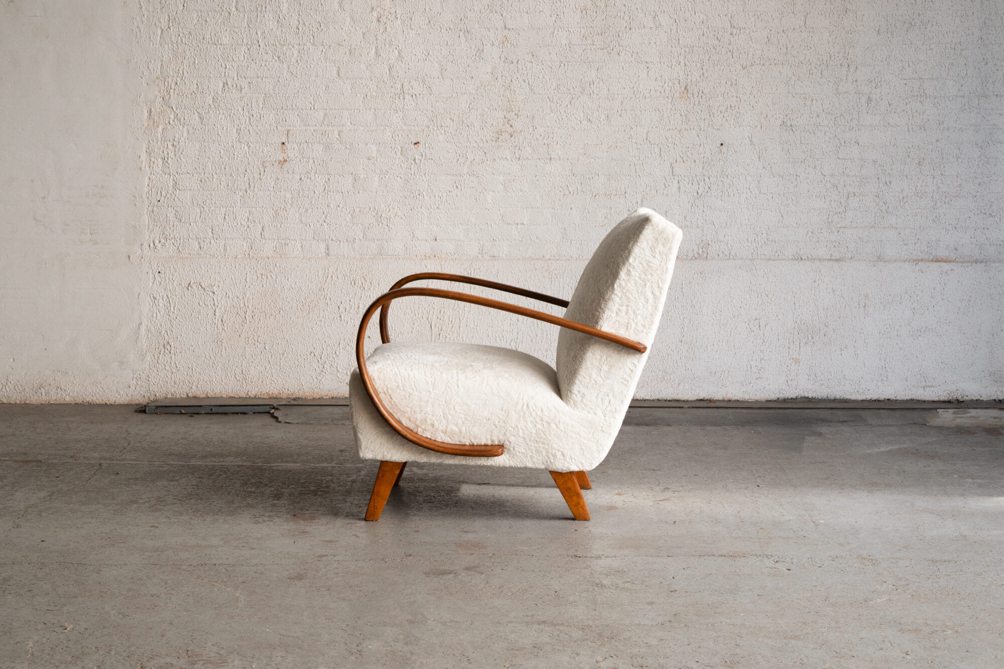 Fauteuil lounge par Jindrich Halabala, années 1940