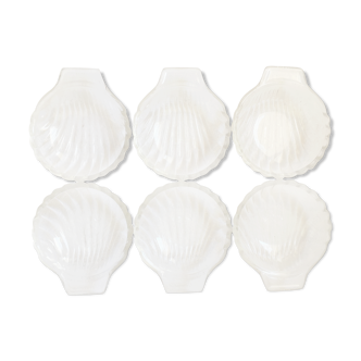 Series of 6 Pyrex glass cups in the shape of a scallop shell