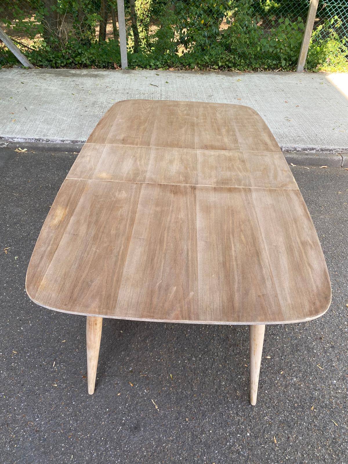 Renovated Scandinavian extendable dining table in teak and veneer from 1980.