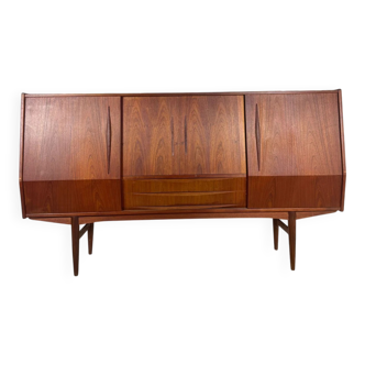 Tall teak sideboard – Original 1960s Scandinavian mid-century elegance
