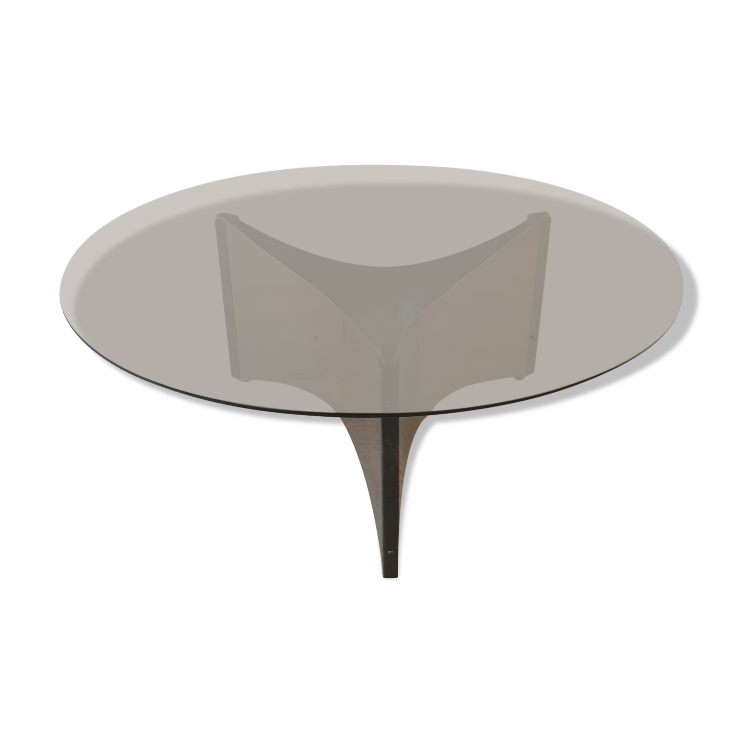 Round coffee table