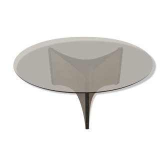 Round coffee table