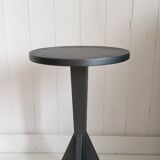 Pedestal table