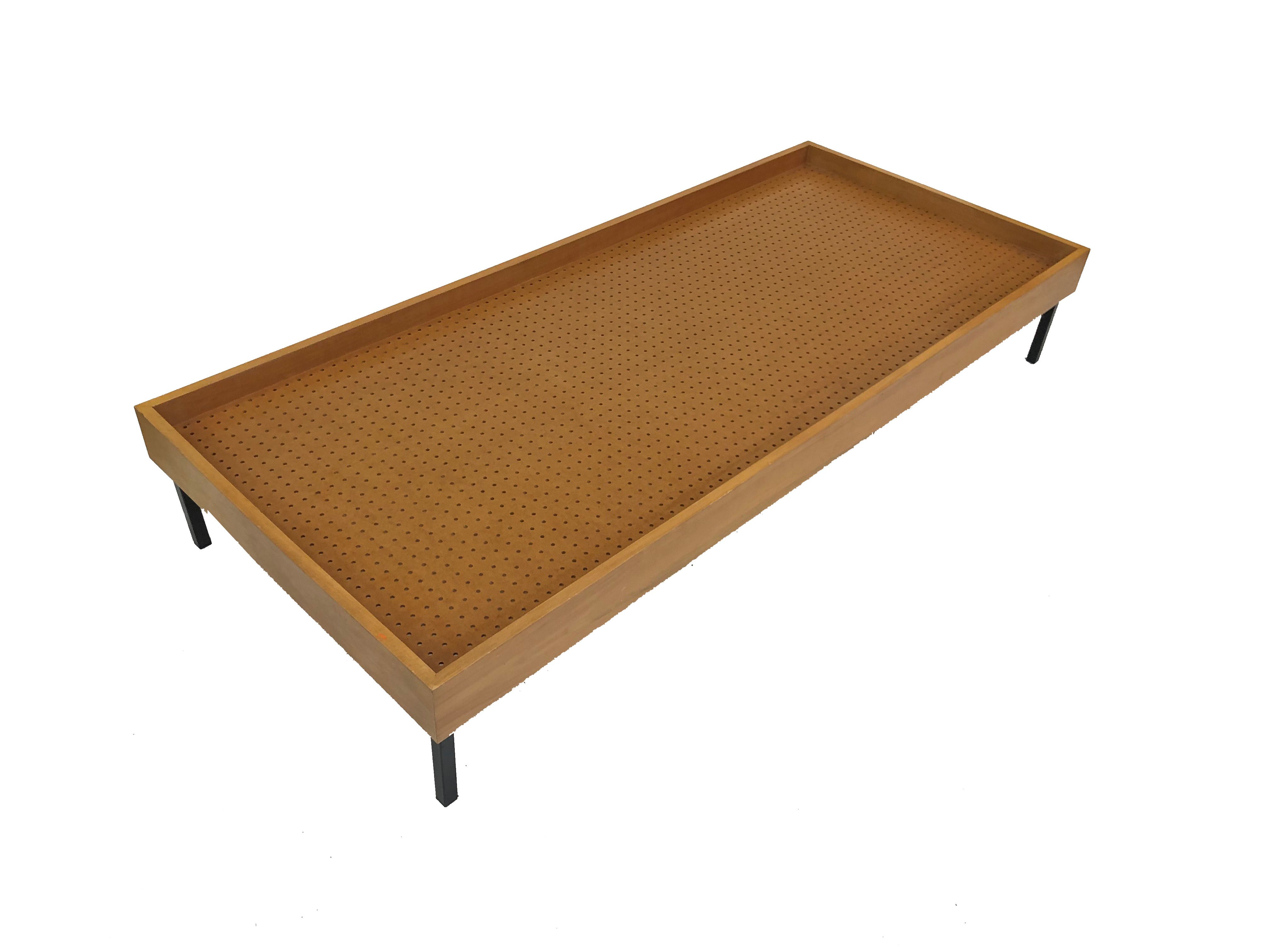 Lit d'appoint vintage en bouleau design métal années 60