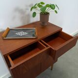 Teck plus fin kastje met lades, nr. 1