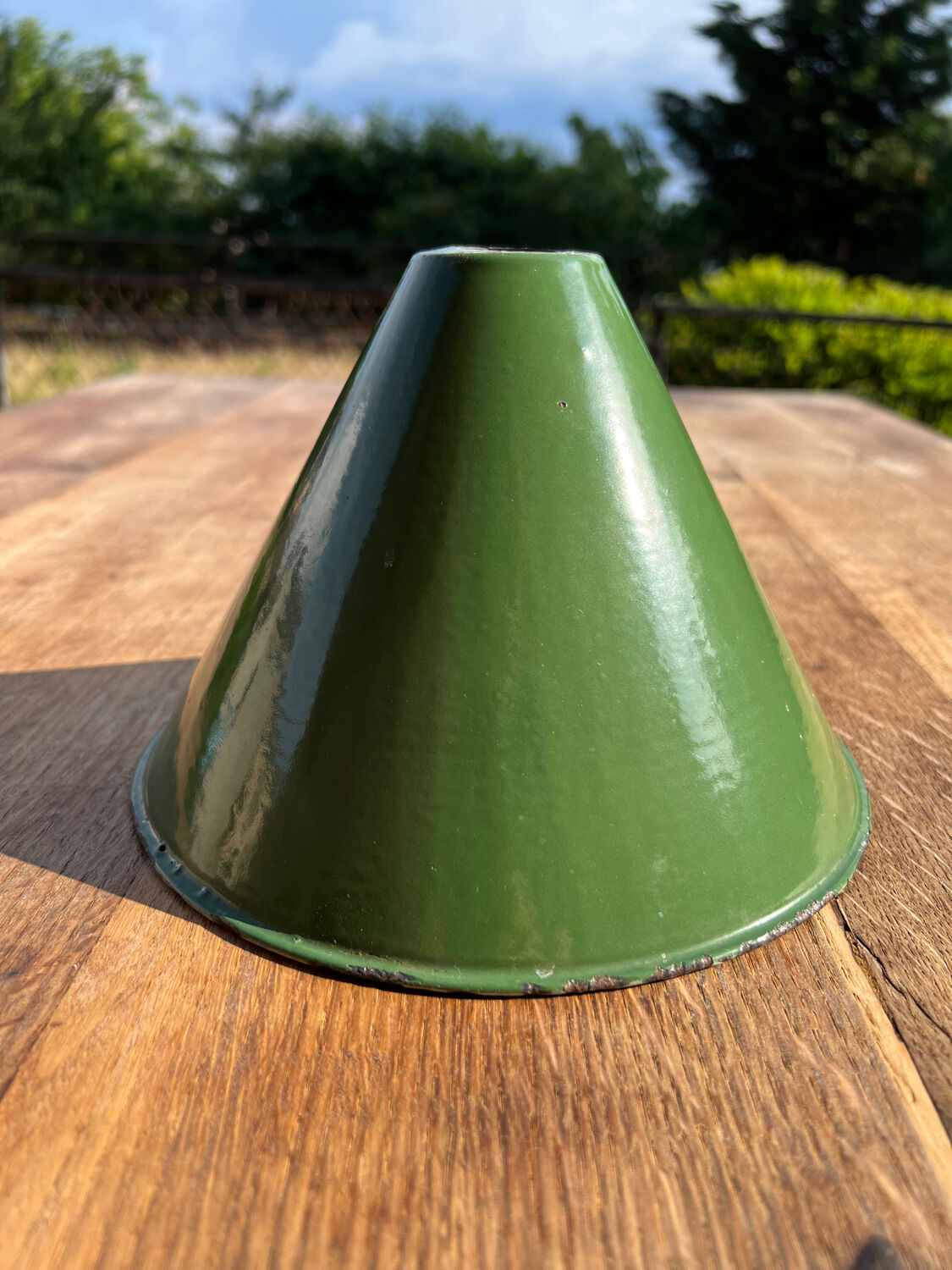 Industrial lampshade in enamelled sheet metal in conical shape
