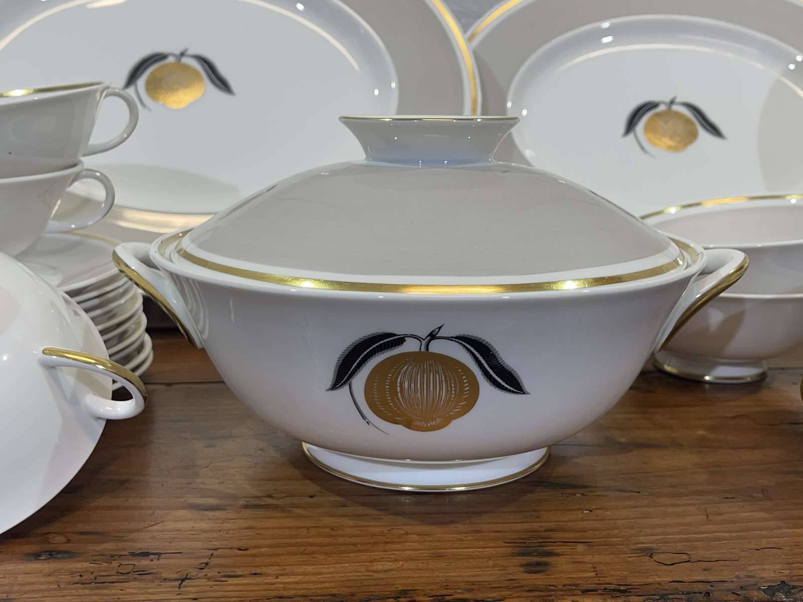 English porcelain dinner service by Susie Cooper, Golden Apples pattern