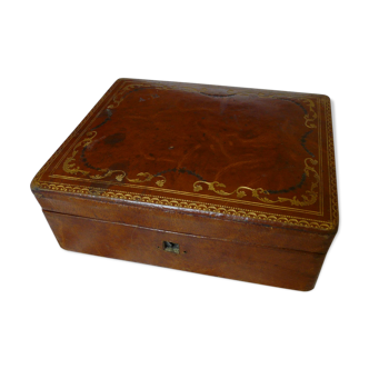 Former jewelry box box box gilded with monogrammed irons AM