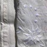 Drape 2 places JP sunflowers and pastilles.