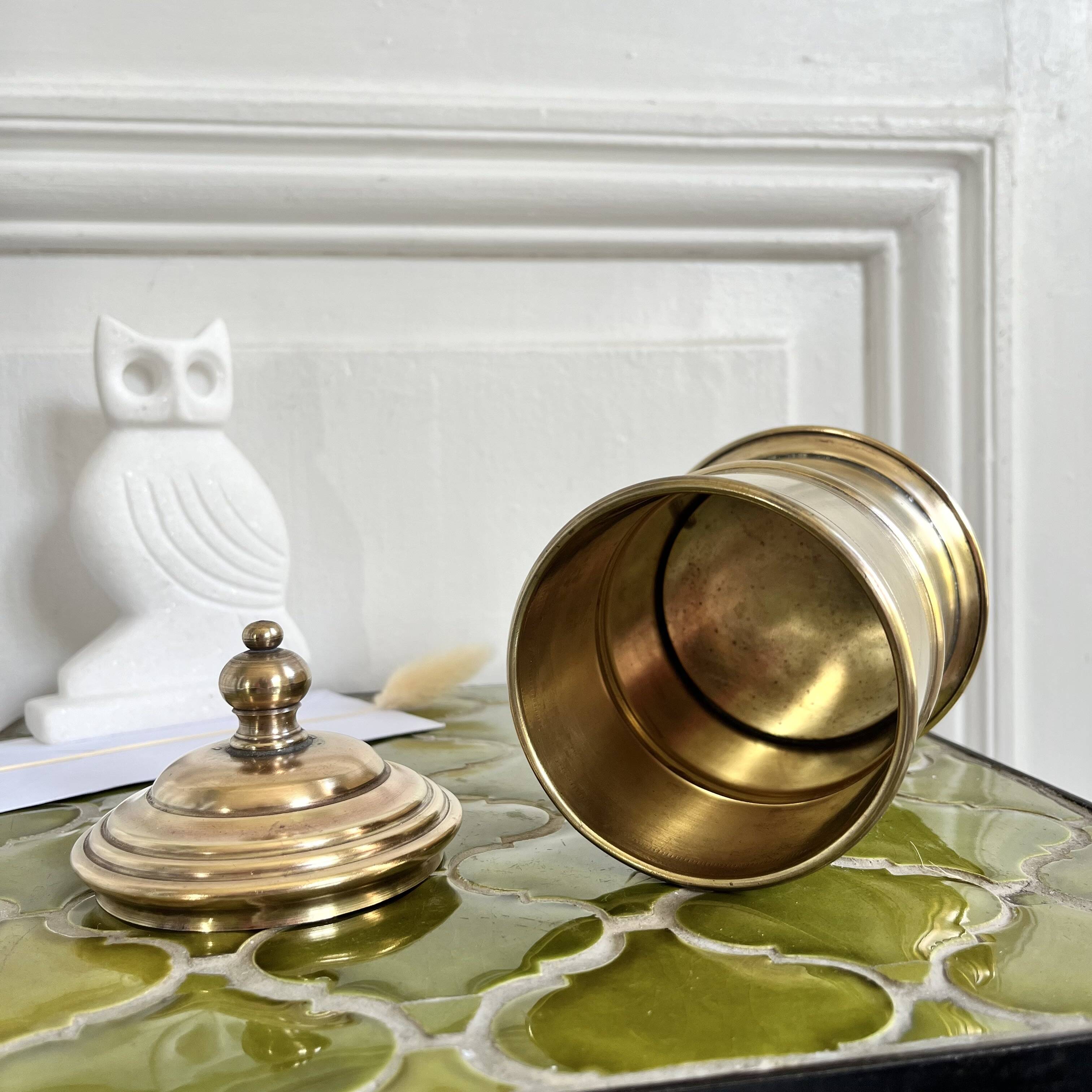 Round brass box