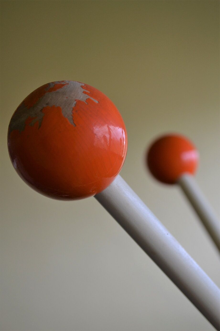 Parrot coat rack 8 vintage balls 1970s