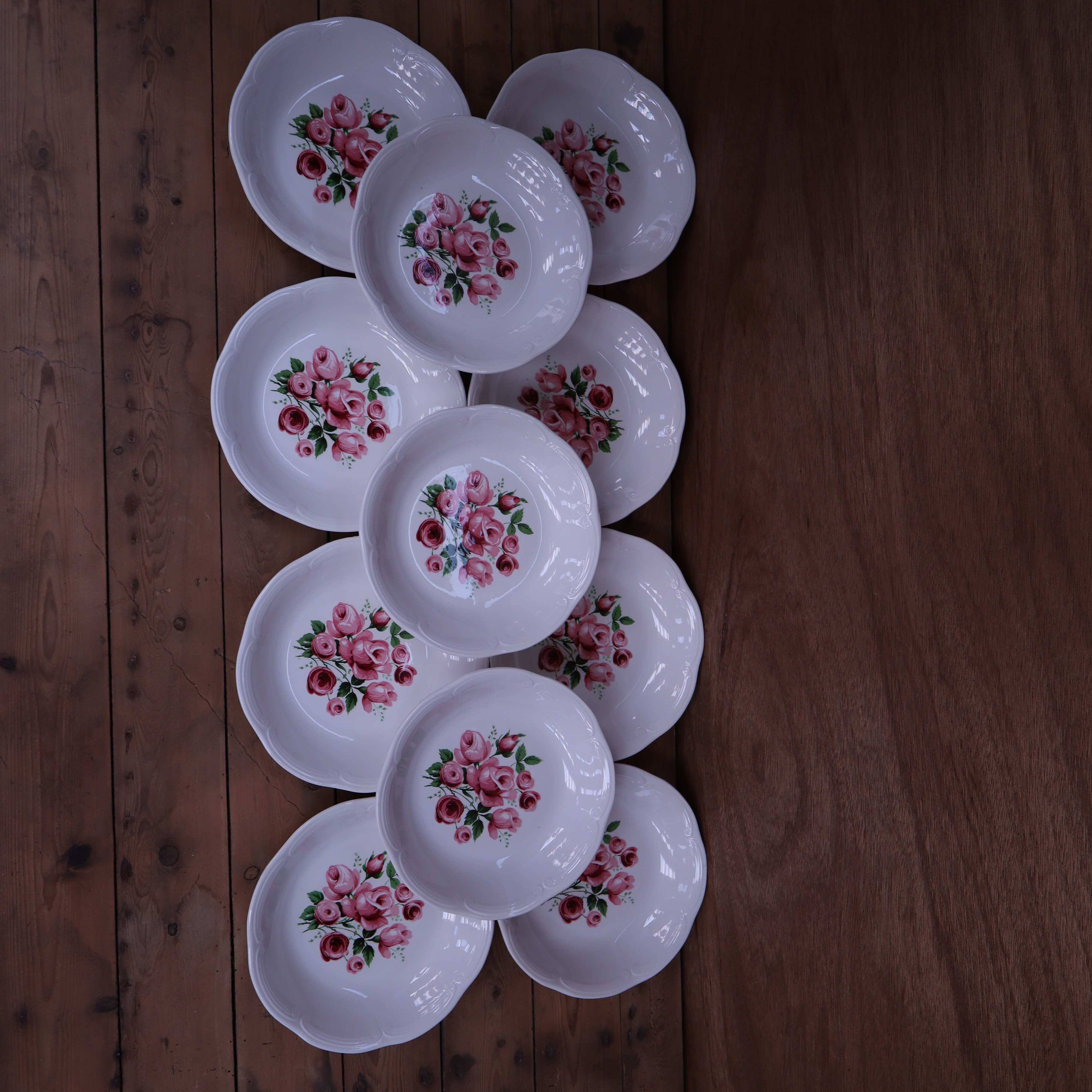 11 Moulin des Loups rose bouquet soup plates