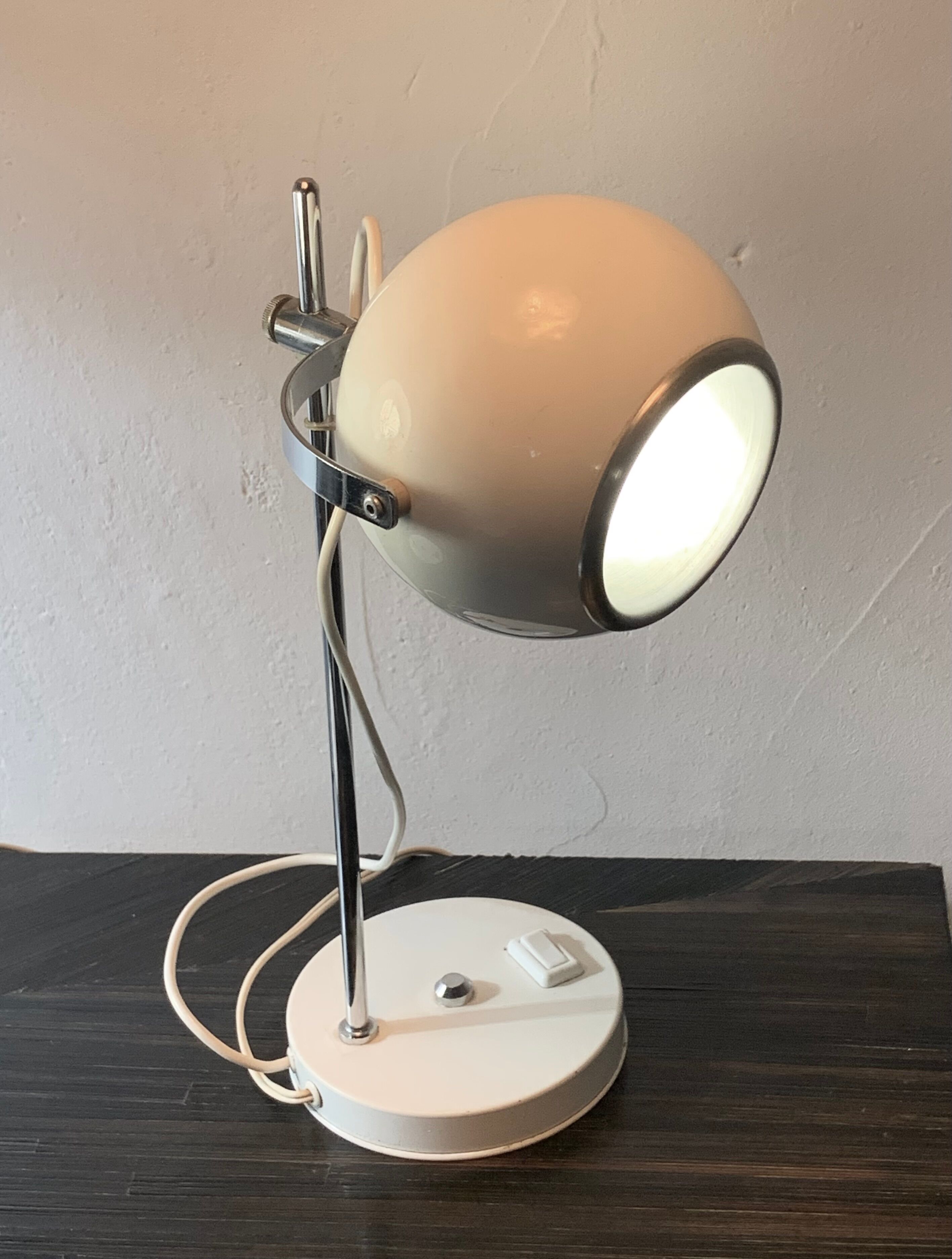 Duo of Delmas house Eyeball lamps