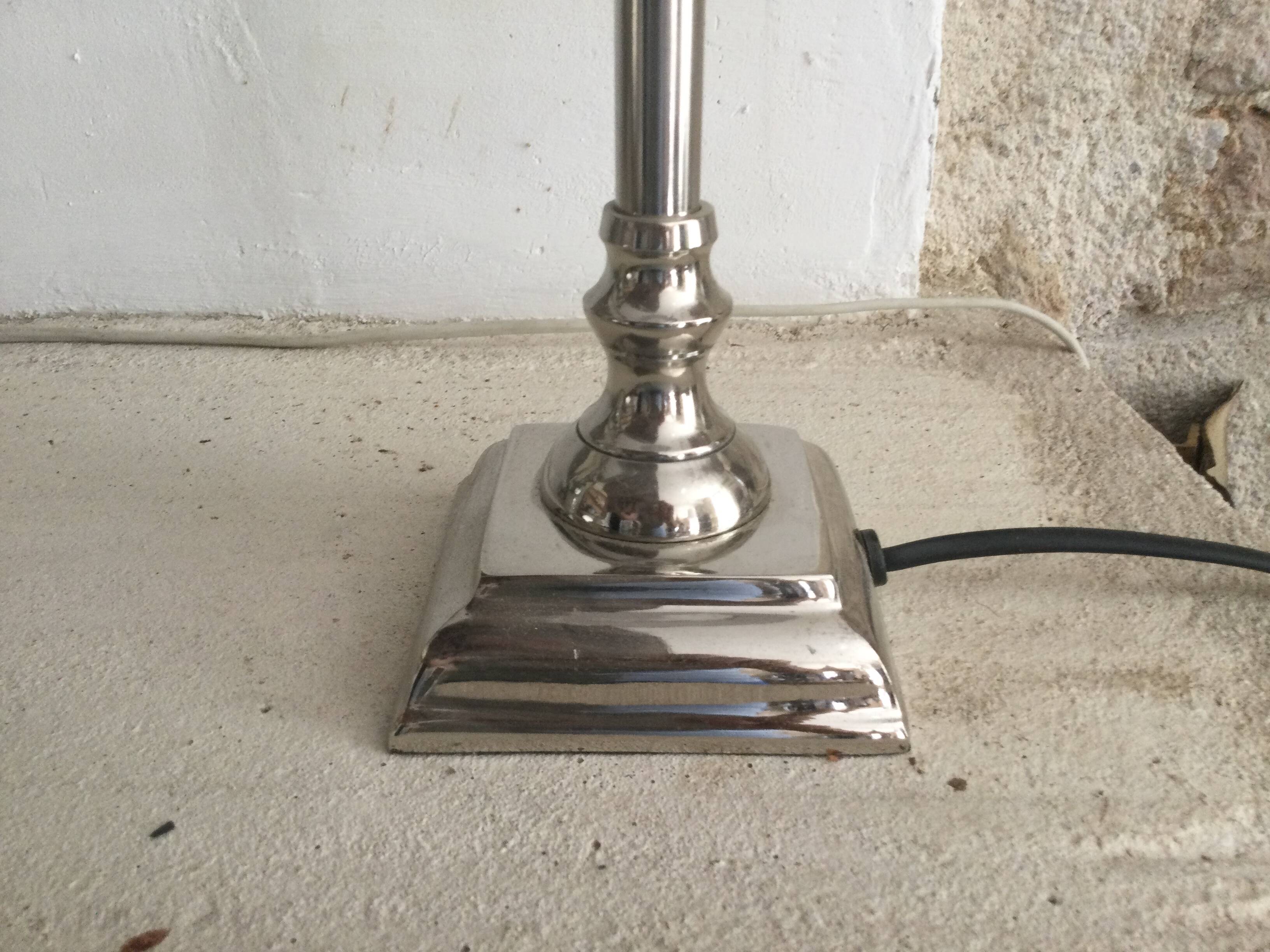 Metal lamp with lampshade