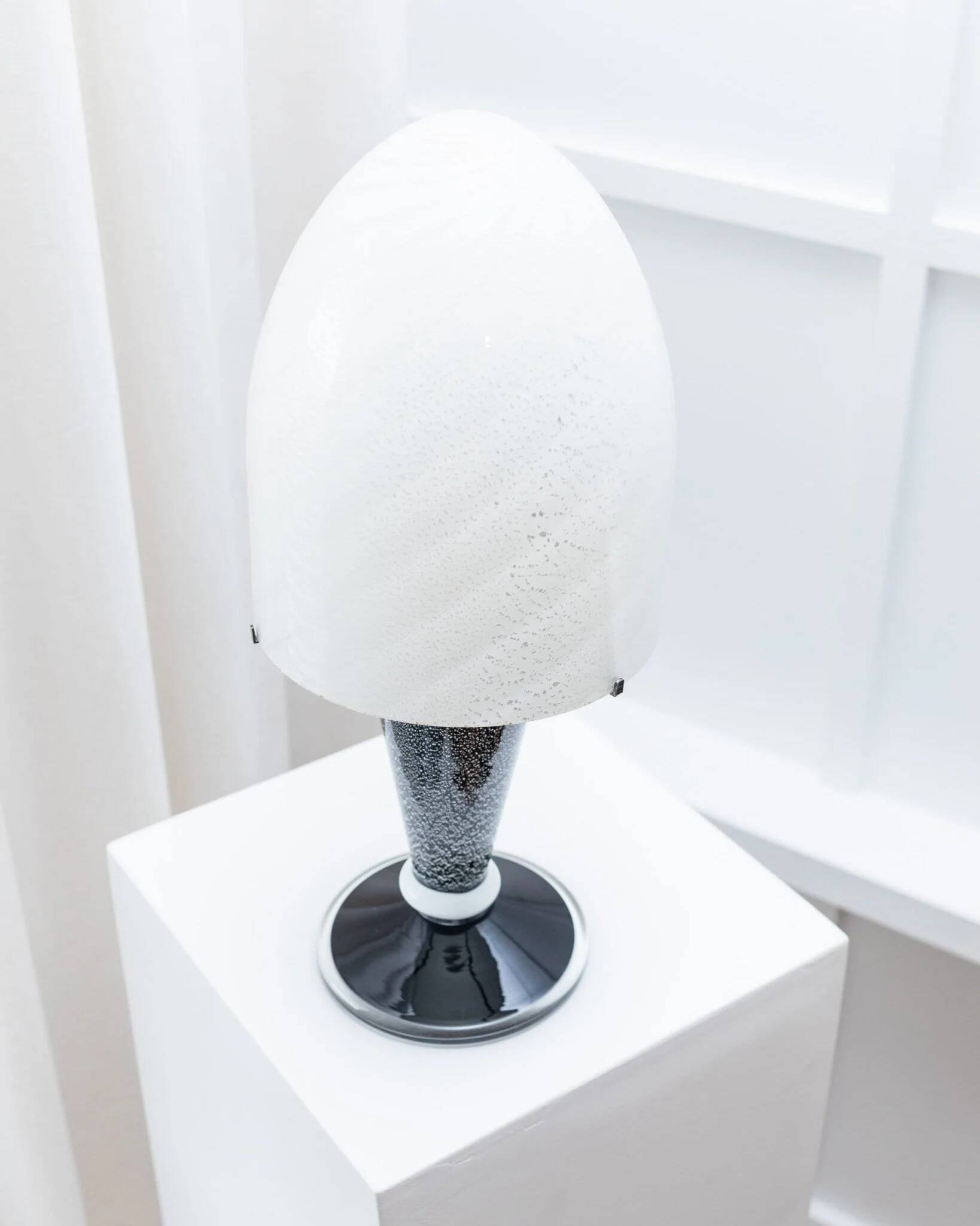 Mushroom table lamp Murano Swirl - silver details in black and white - vintage glass - Space Age design - 1970s