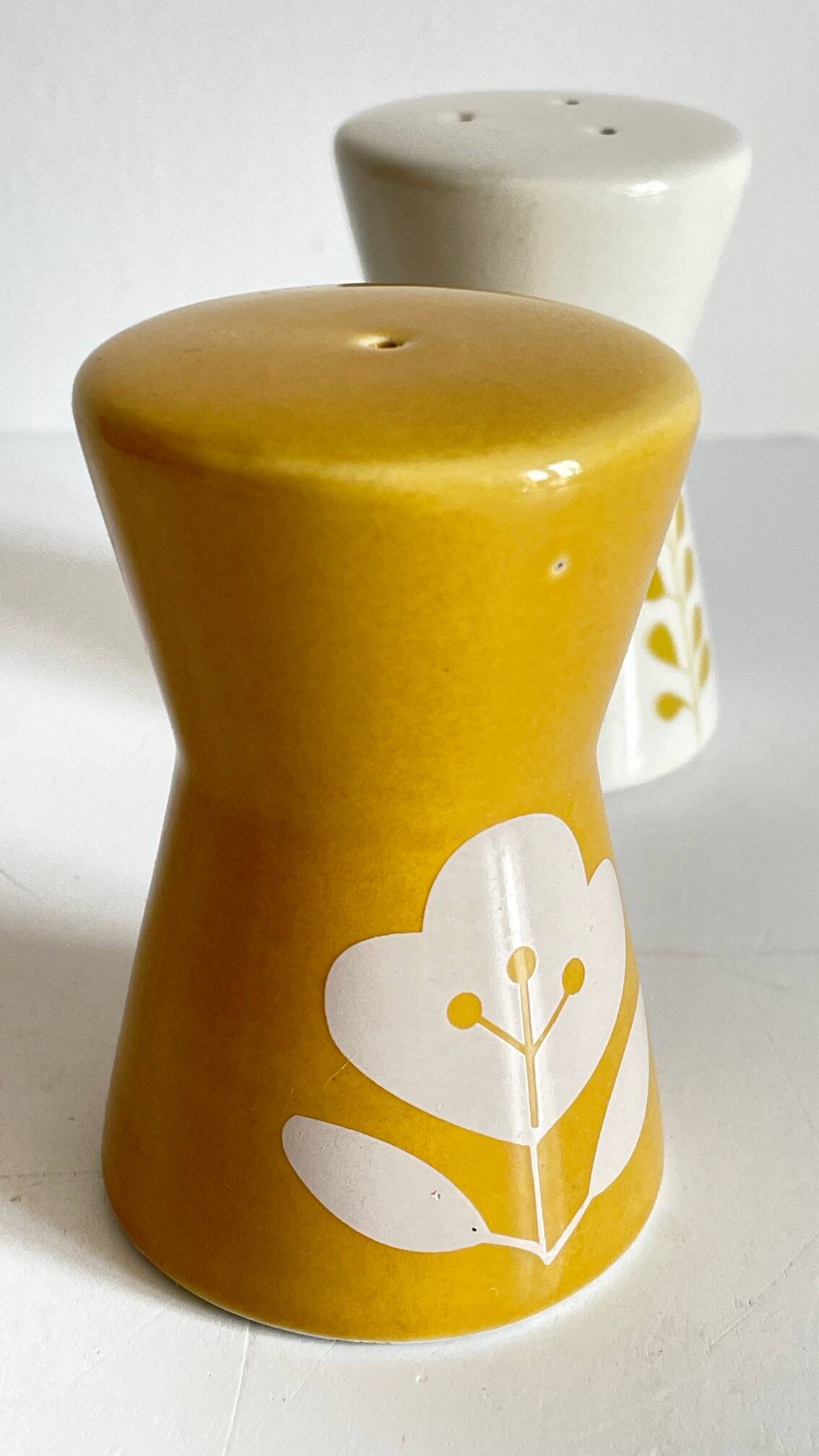 Salière et poivrière céramique esprit scandinave vintage
