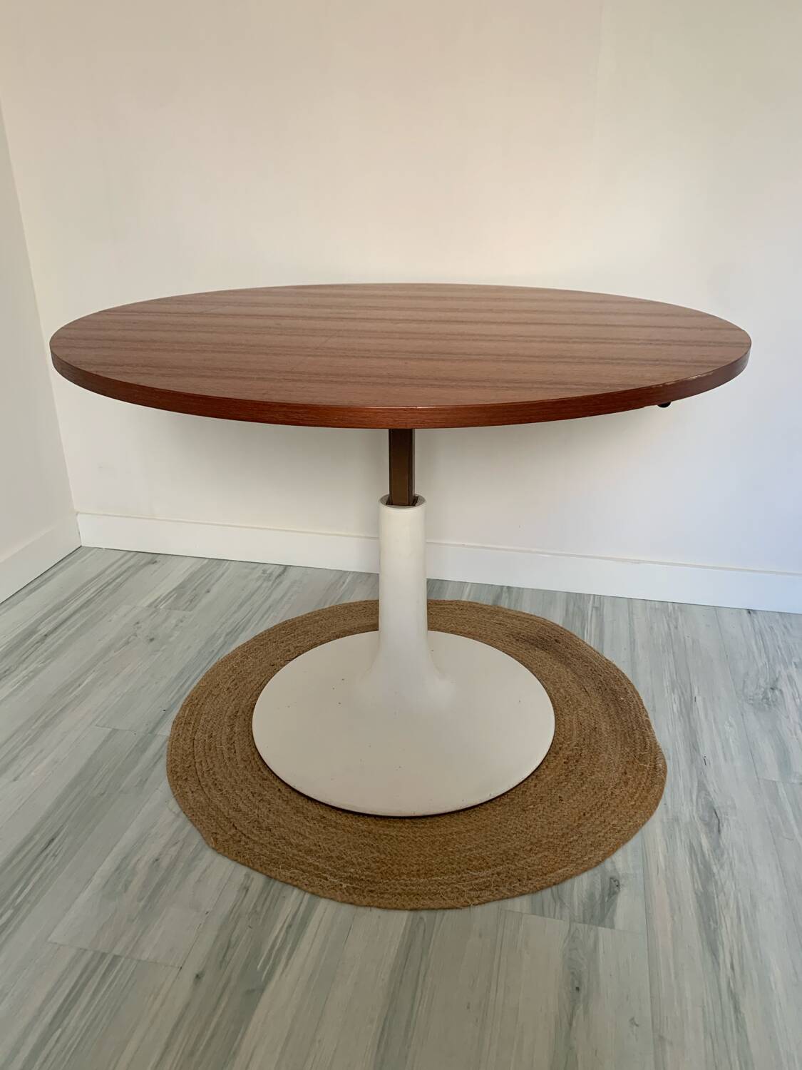 Table modulable JER – Pied tulipe en fonte – Fonderie Chenesseau Orléa