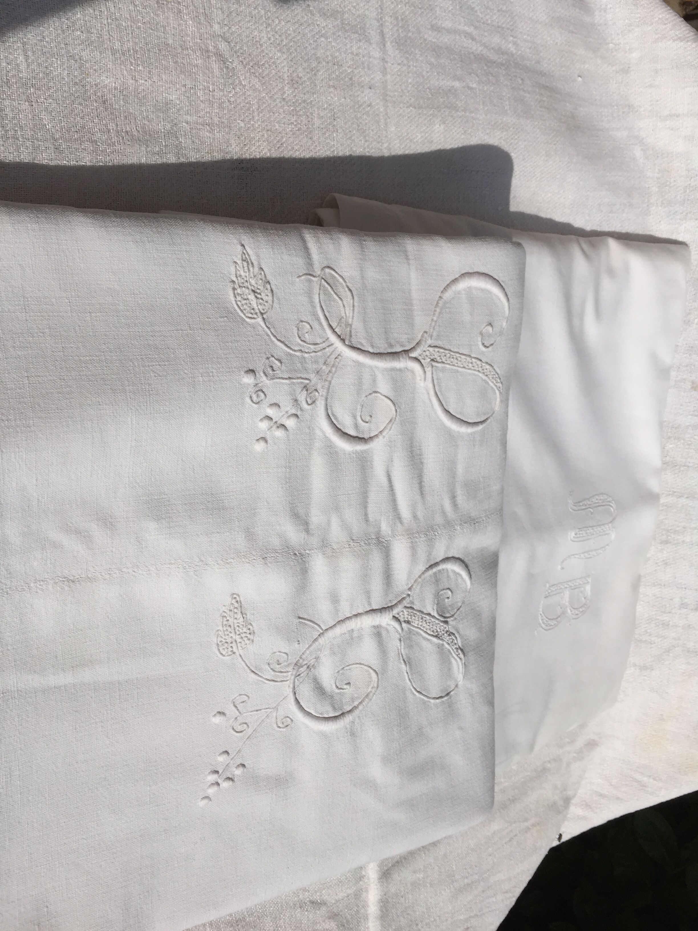Set of sheets monogram